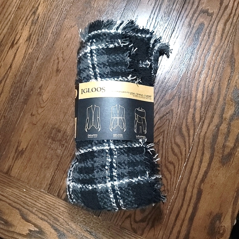 IGLOOS NWT Classic Black & White Plaid Multi-Use Scarf - Wrap - Shall - ONE SIZE